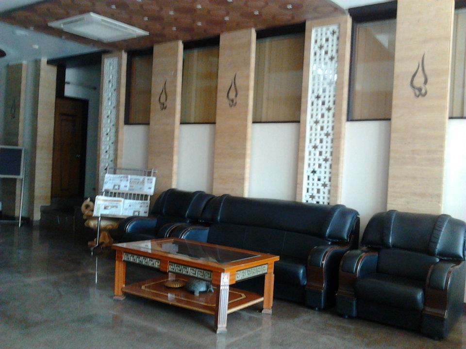 โรงแรมซิมรัน Raipur  ภายนอก รูปภาพ